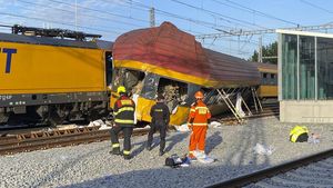Petugas Amankan Lokasi Tabrakan Kereta di Ceko