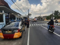 Polisi Dalami Kaitan Pelemparan Botol Miras-Pengeroyokan Satpam SMPN 1 Kasihan