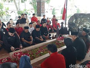 Wakili Megawati, Pramono Anung Pimpin Ziarah Hari Lahir Bung Karno di Blitar Wakili Megawati, Pramono Anung Pimpin Ziarah Hari Lahir Bung Karno di Blitar