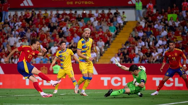 BADAJOZ, SPAIN - JUNE 05: Mikel Oyarzabal of Spain scores the teams fourth goal during an International Friendly Match between Spain and Andorra at Nuevo Vivero on June 05, 2024 in Badajoz, Spain. (Photo by Fran Santiago/Getty Images)