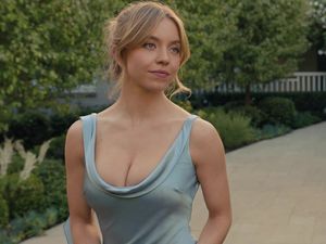Sydney Sweeney dan Cap Simbol Seks Sydney Sweeney dan Cap Simbol Seks