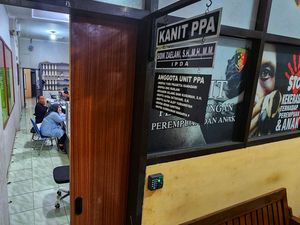 Polisi Mintai Keterangan Kepsek Terkait Kasus Guru Sukabumi Cekik Siswa Polisi Mintai Keterangan Kepsek Terkait Kasus Guru Sukabumi Cekik Siswa