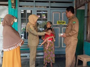 Pengusaha Toko Bangunan hingga Notaris Bantu Atasi Stunting di Kunden Blora