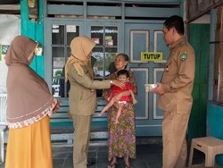 Pengusaha Toko Bangunan hingga Notaris Bantu Atasi Stunting di Kunden Blora