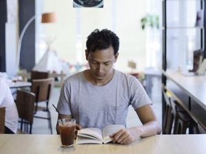 Tanggapan Fedi Nuril Digelari Netizen Sebagai Duta Poligami Tanggapan Fedi Nuril Digelari Netizen Sebagai Duta Poligami