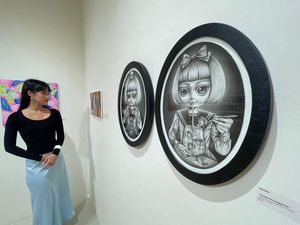 Melihat Pameran Seni Kolaborasi ATST dan Jakarta Doodle Fest
