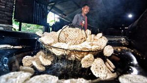 Potret Produksi UMKM Kerupuk di Surabaya
