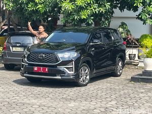 Wawali Solo Ganti Mobil Dinas Hybrid, Gibran Setia Pakai Innova Lama