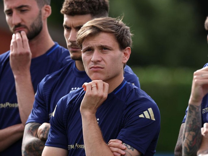 FLORENCE, ITALY - JUNE 02: Nicolò Barella of Italy looks on during a Italy training session at Centro Tecnico Federale di Coverciano on June 02, 2024 in Florence, Italy.  (Photo by Claudio Villa/Getty Images)