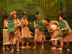 Momentum Tepat Teater Koma di Tengah Seruan All Eyes on Papua