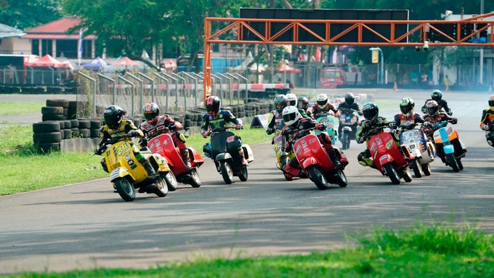 Scooter Prix 2024: Kebut-kebutan Lagi Pakai Vespa