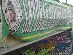 Potret Spanduk Raksasa Persebaya Jelang Anniversary Game ke-97 Potret Spanduk Raksasa Persebaya Jelang Anniversary Game ke-97