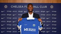 2. Tosin Adarabioyo - Digaet secara free transfer dari Fulham. Foto: Chelsea FC via Getty Images/Darren Walsh