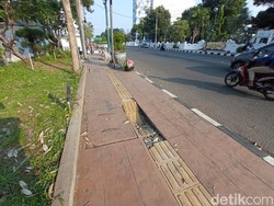 Miris! Trotoar untuk Disabilitas di Kota Cirebon Rusak