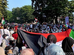Ribuan Warga Gelar Aksi Bela Palestina di Bandung