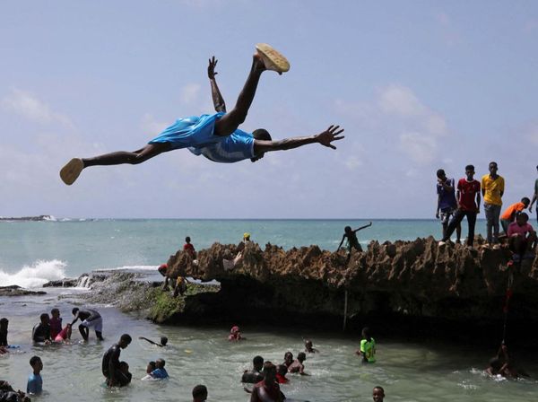 Berani Coba! Melompat ke Samudra Hindia