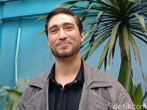 Eryck Amaral Tak Bisa Jawab Alasan Dulu Tinggalkan Aura Kasih Eryck Amaral Tak Bisa Jawab Alasan Dulu Tinggalkan Aura Kasih