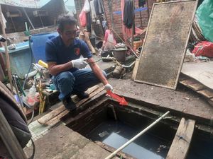 Merangkak Saat Tidur dengan Ayah, Balita Tewas Tenggelam di Kolam Limbah