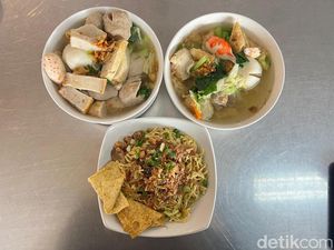 Menikmati Bakmi dengan Aneka Topping di Pondok Bakso Loncat Menikmati Bakmi dengan Aneka Topping di Pondok Bakso Loncat