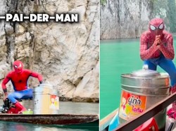 Unik! Ada Spider-Man Jualan Es Krim di Atas Perahu