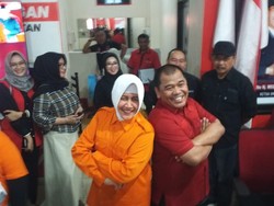 Indira-RP Berpose Bareng Saat Wawancara Pilwalkot Makassar di Kantor PDIP