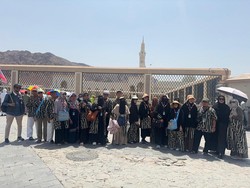 Jemaah Haji Aida Tourindo Wisata Napak Tilas Jejak Rasulullah di Madinah
