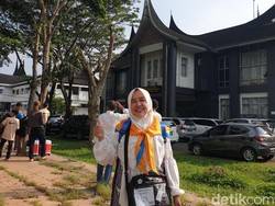 Tak Pernah Daftar Haji, Bu Yet Mendadak ke Baitullah Tahun Ini