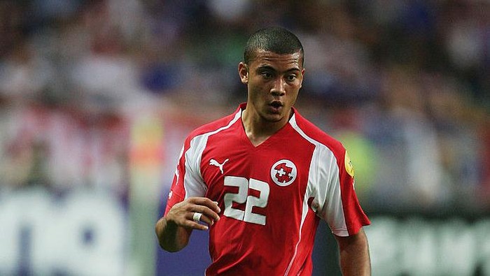 COIMBRA, PORTUGAL - JUNE 21:  Johann Vonlanthen of Switzerland in action during the UEFA Euro 2004 Group B match between Switzerland and France at the Estadio Cidade de Coimbra on June 21, 2004 in Coimbra, Portugal. (Photo by Phil Cole/Getty Images)