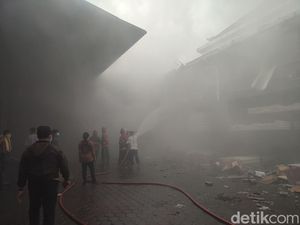 Percikan Api Dinamo Pikap Picu Terbakarnya Gudang LPG dan Renggut 18 Nyawa Percikan Api Dinamo Pikap Picu Terbakarnya Gudang LPG dan Renggut 18 Nyawa