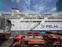 Kebakaran KM Umsini di Makassar: Kronologi hingga Dugaan Penyebab