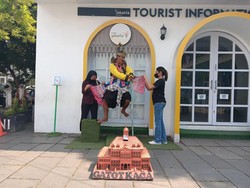 Jadi Manusia Patung Ternyata Bisa Keliling Indonesia hingga Luar Negeri