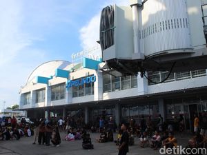Penumpang KM Umsini Tujuan Surabaya Diberangkatkan Pakai Kapal DLU Hari Ini Penumpang KM Umsini Tujuan Surabaya Diberangkatkan Pakai Kapal DLU Hari Ini