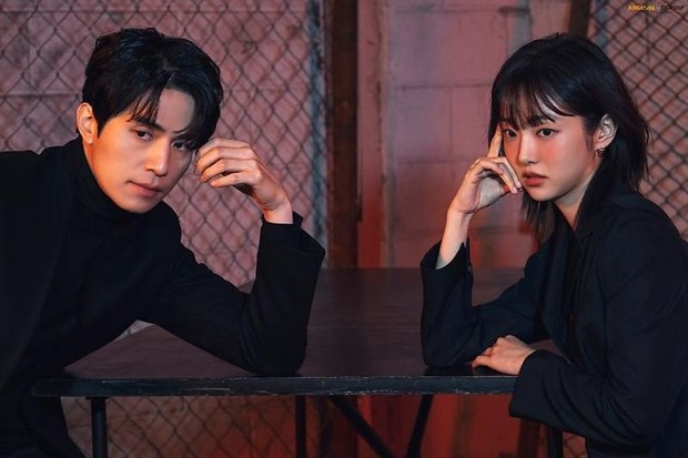 Potret Lee Dong Wook dan Kim Hye Joon dalam drama 'A Shop For Killers'