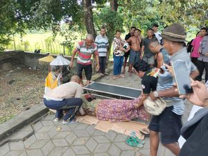 Hendak Ganti Ban, Sopir Truk Ditemukan Tak Bernyawa di Depan Pura