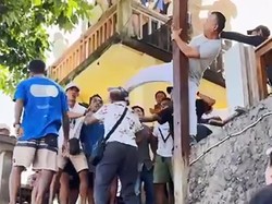 Turis India Duel dengan Sopir di Pantai Kelingking gegara Tak Antre Selfie