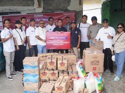 Telkomsel Branch Ternate Salurkan Bantuan untuk Korban Erupsi Gunung Ibu