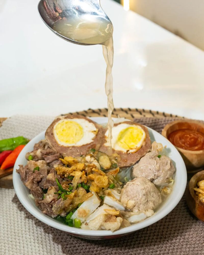 Usaha bakso milik artis