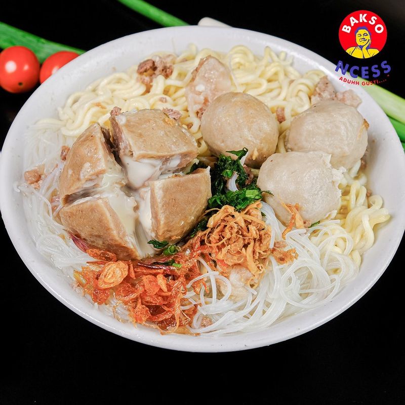 Usaha bakso milik artis