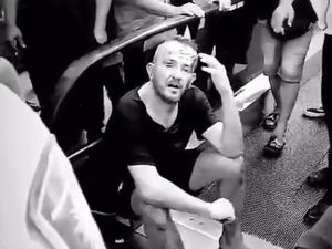 Tampang Bule yang Rampas Truk, Tabrak Pengendara, dan Terobos Bandara