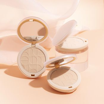 Dear Me Beauty Airy Poreless Powder Foundation