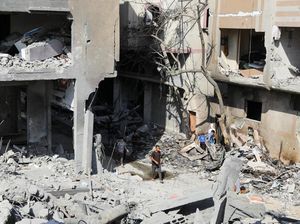 Israel Kembali Serang Kamp Pengungsi Gaza, 13 Orang Tewas Israel Kembali Serang Kamp Pengungsi Gaza, 13 Orang Tewas