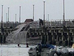 Jembatan Cinta yang Ikonik di Pulau Tidung Ambruk Diempas Puting Beliung