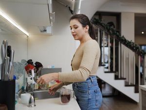 Karyawan Kena SP karena Bawa Pulang Kopi dan Mie Instan dari Pantry Karyawan Kena SP karena Bawa Pulang Kopi dan Mie Instan dari Pantry