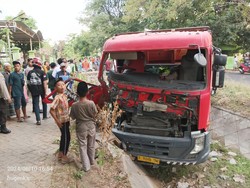 2 Truk Tabrakan di Jombang, 1 Orang Tewas