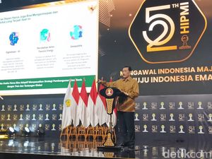 Luhut Sebut Pertamina dan Bulog Mau Caplok Perusahaan Asing Luhut Sebut Pertamina dan Bulog Mau Caplok Perusahaan Asing