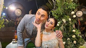 8 Foto Resepsi Marco Ivanos & Debi Sagita, Dekorasi Mewah Penuh Tanaman Hijau