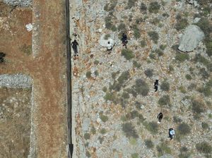 Misteri Presenter TV Inggris Ditemukan Tewas di Pulau Berbatu Yunani