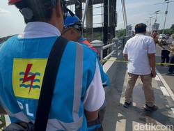 Polisi Selidiki Terbakarnya Gerbang Jembatan Brawijaya Kota Kediri