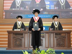 Wakil Ketua MA Sunarto Dikukuhkan Jadi Guru Besar Kehormatan Unair