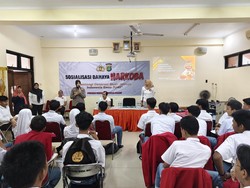 Polisi Sambangi SMA di Jakpus, Wanti-wanti Bahaya Narkoba